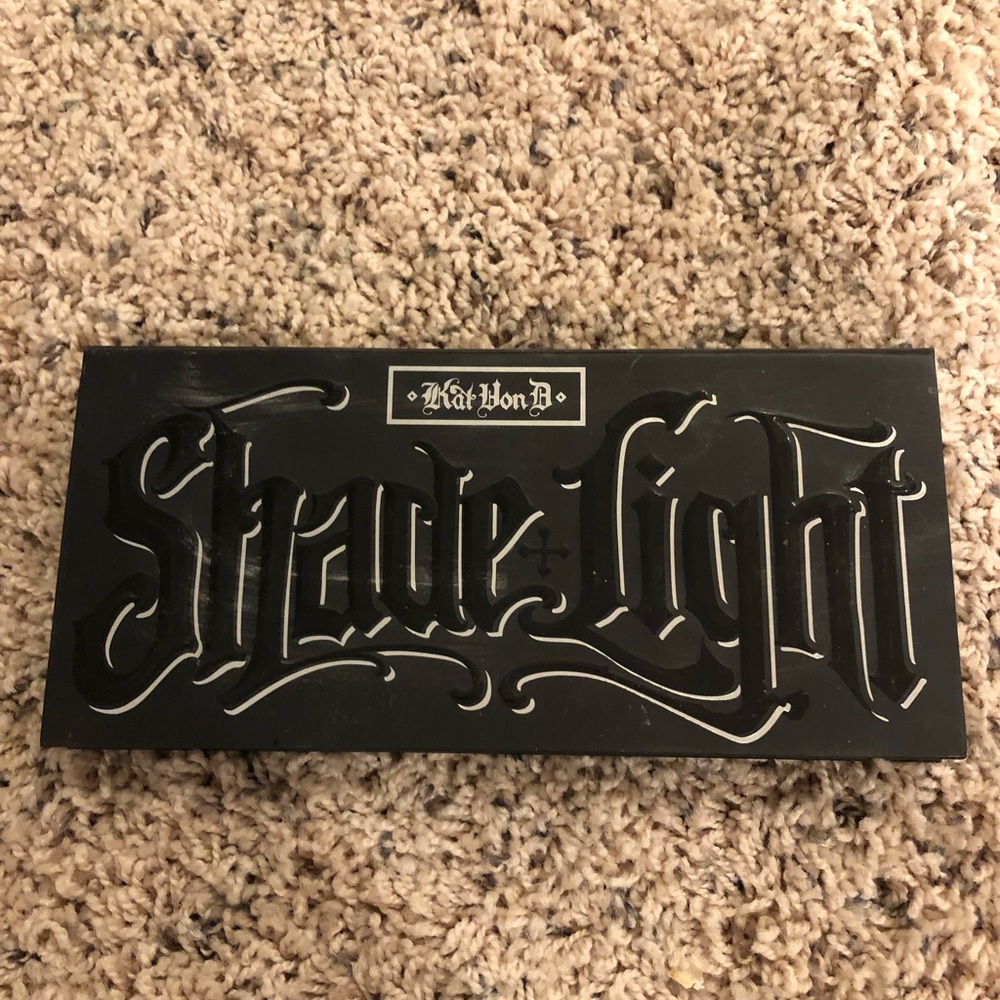 Kat Von D Shade Light Contour Palette